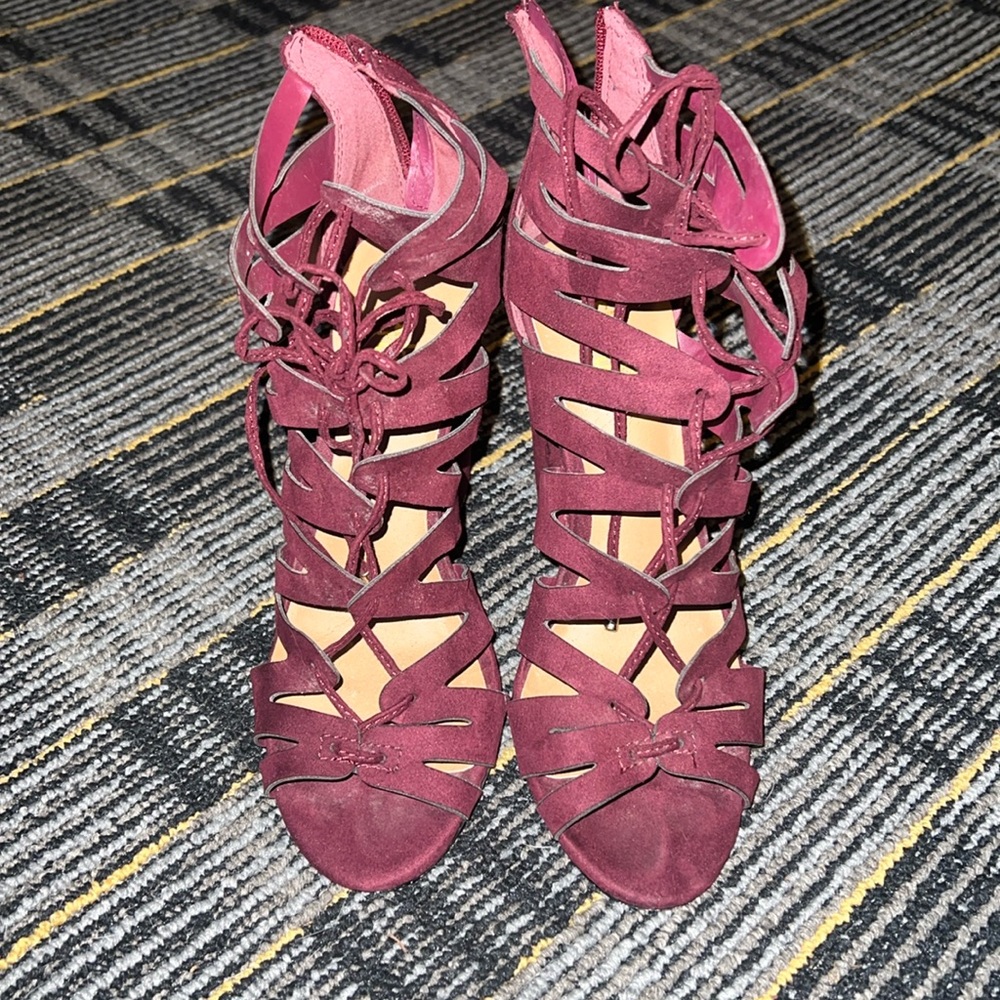 Suede burgundy heels zip up back tie front size 8